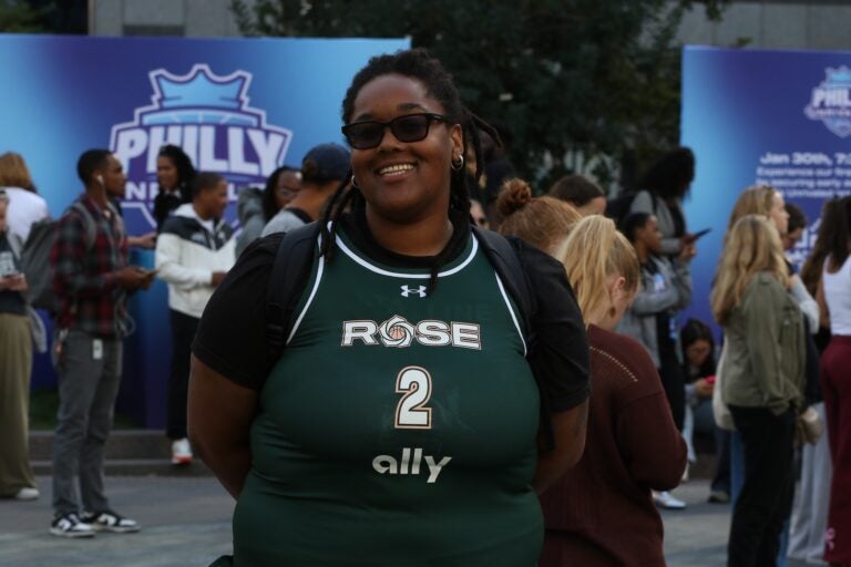 Hundreds of women's basketball fans