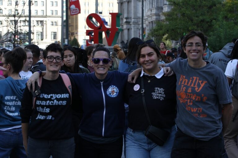 Hundreds of women's basketball fans