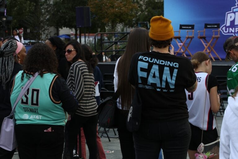 Hundreds of women's basketball fans